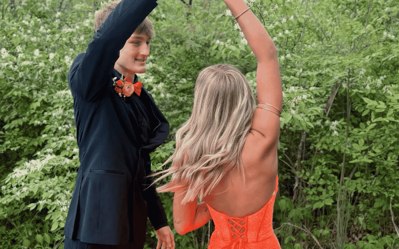 girl and bot dancing