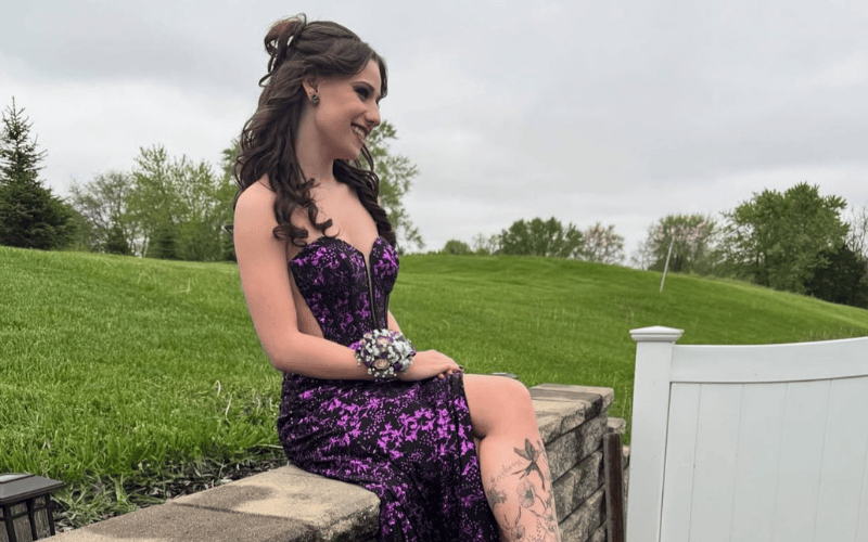 How to Accessorize Your Prom Dress Like a Pro