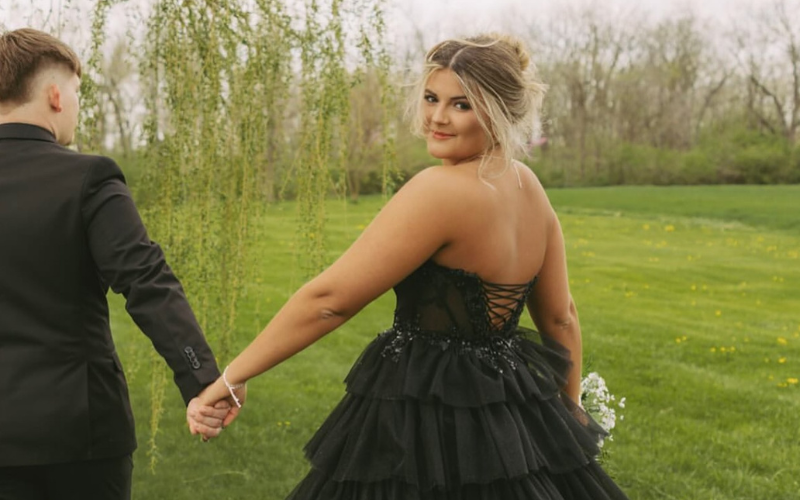 Prom Dress Shopping: The Do's and Don'ts Every Prom Girl Needs to Know