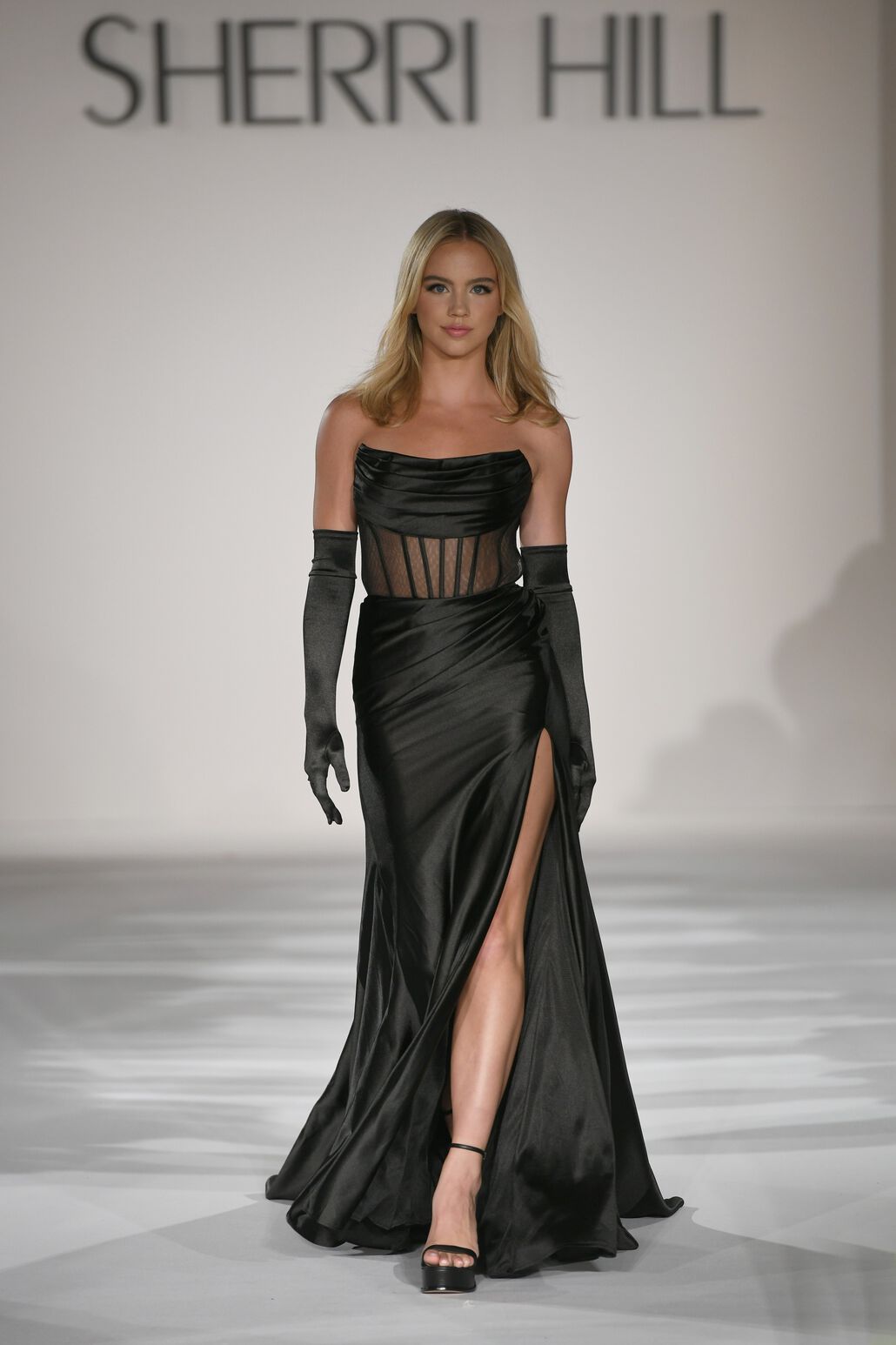 Sherri Hill 55554 75-002 / Blush / 0 Sherri Hill 55554 75-002 / Blush / 0